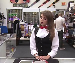 White wrestling Card dealer cashes in that pussy!